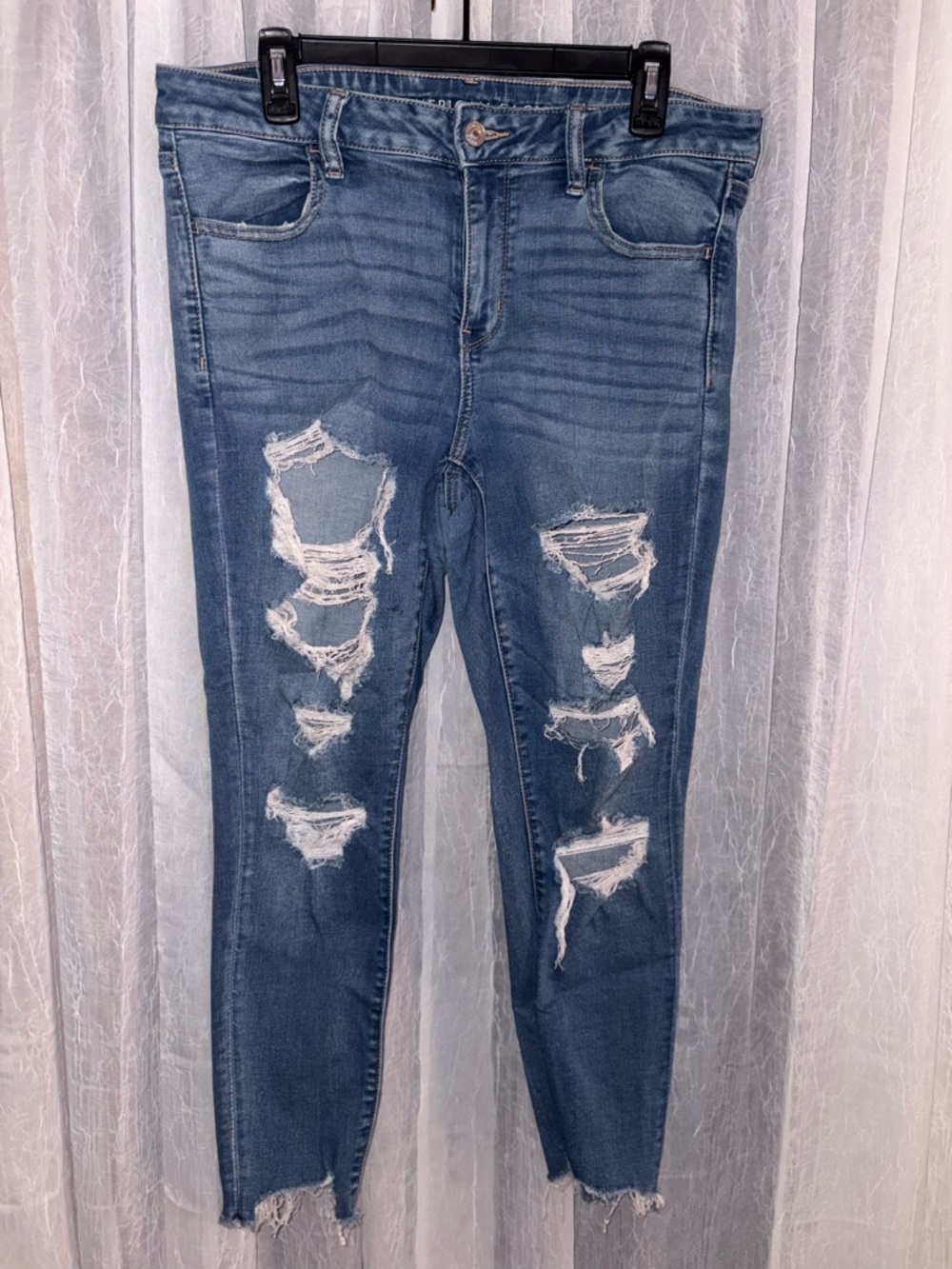 American Eagle Outfitters Light Blue Distressed Skinny Jeans